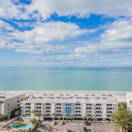 Relaxing Beachside Condo With Pool In Indian Shores!